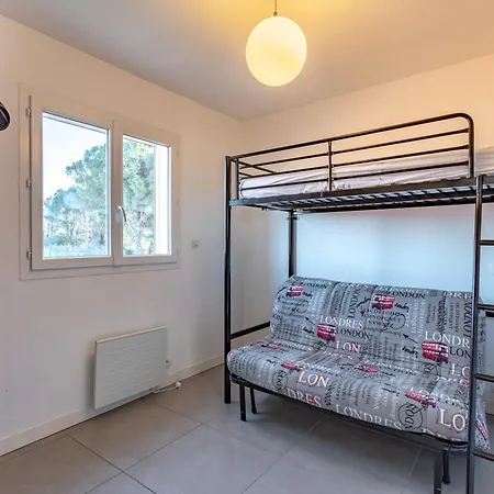 Aglanoz - 5 Personnes Apartment